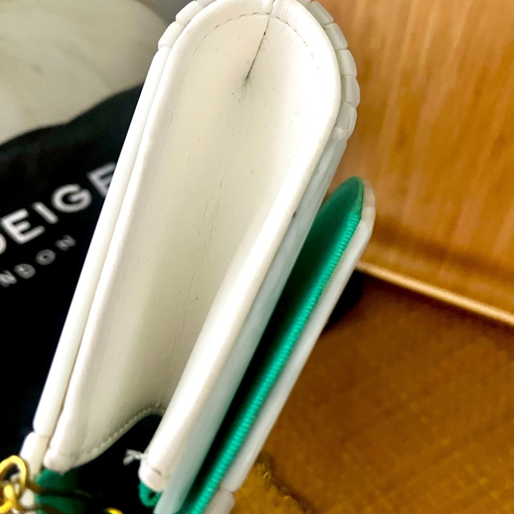 KURT GEIGER CLUTCH! Chic Eye-Design Clutch in White and Teal - Picture 9 of 10